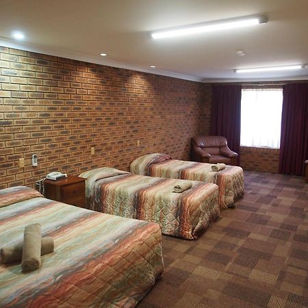 Cobar Town & Country Motor Inn Extérieur photo